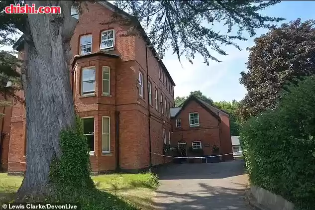 小留学生残忍谋杀同学，英国名校凶案震惊全国！警察：他用锤子砸碎了舍友的头骨 第2张