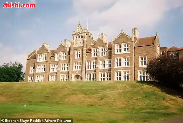 小留学生残忍谋杀同学，英国名校凶案震惊全国！警察：他用锤子砸碎了舍友的头骨 第14张